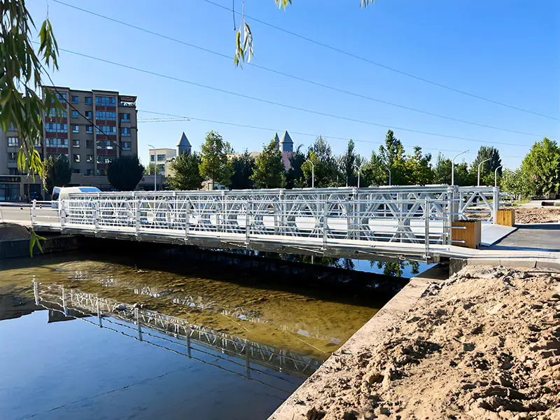 CB 100 Bailey Bridge dvoupruhový třířadý jednovrstvý vyztužený pozinkovaný most Bailey
